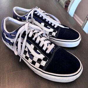 VANS Old Skool Checkerboard Sneaker. Women's 9.5, Mens 8.0.